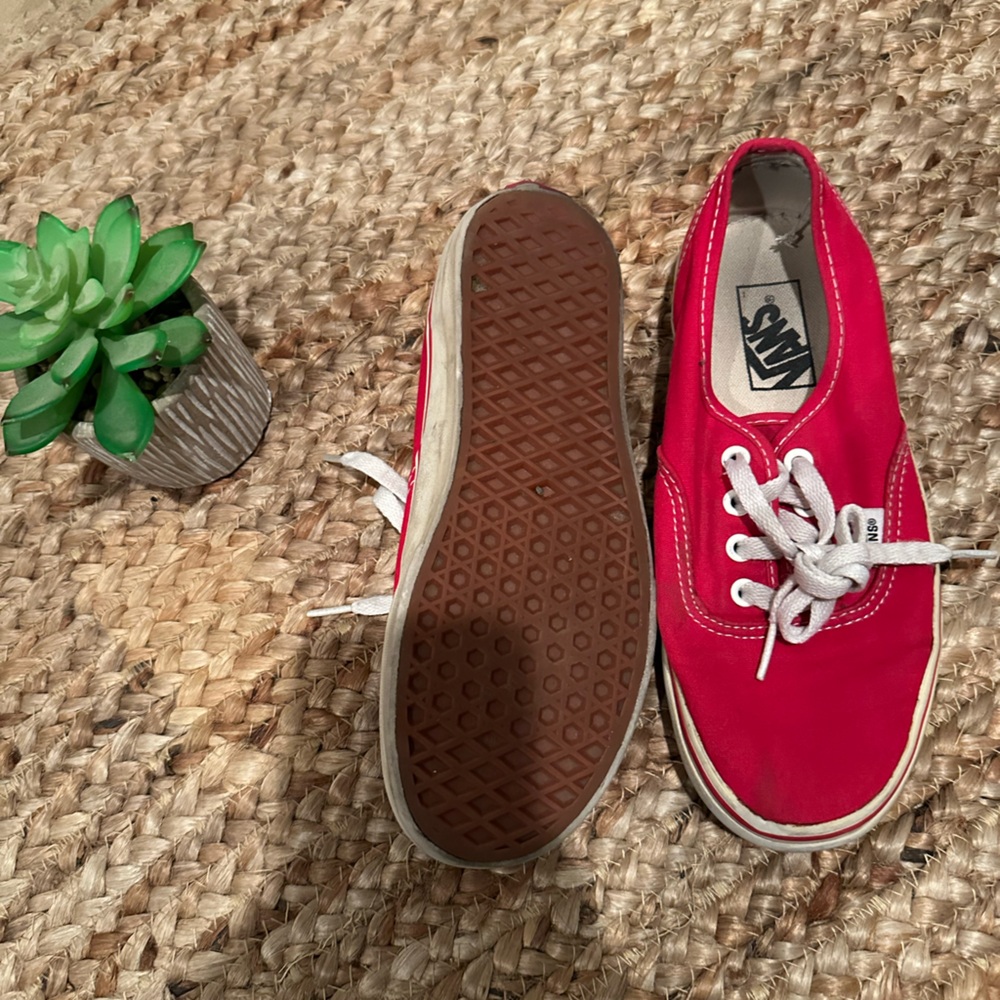 RED VANS - Picture 2 of 6